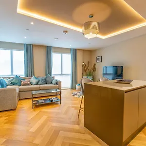 https://entire-2-bed-free-parking-no-35-the-cosy-collection-ltd.yorkshirehotels.net